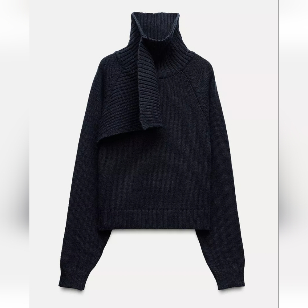 KNIT SWEATER WITH SCARF